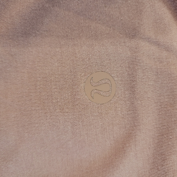 Lululemon Back in Action - Picture 2 of 2